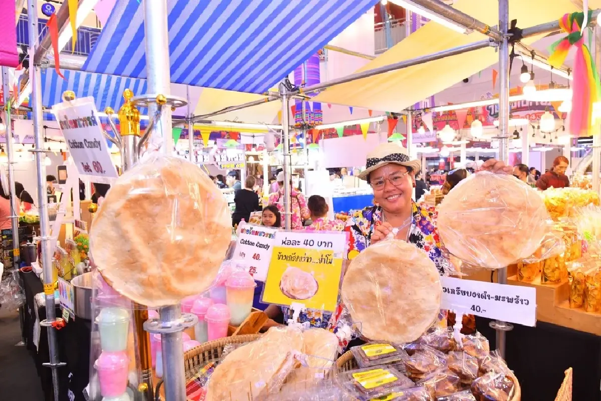 งานวัดกลางศูนย์การค้า ชิมของหวาน อาหารโบราณ ชมของเล่นวันวาน