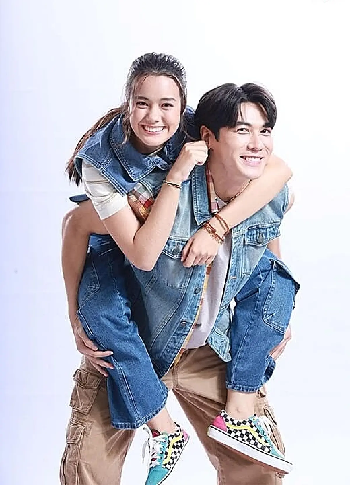 สมิธ-เดนิส พร้อมเสิร์ฟความม่วน ใน ผู้บ่าวสุดซ่าส์กะอีหล่าขาซิ่ง