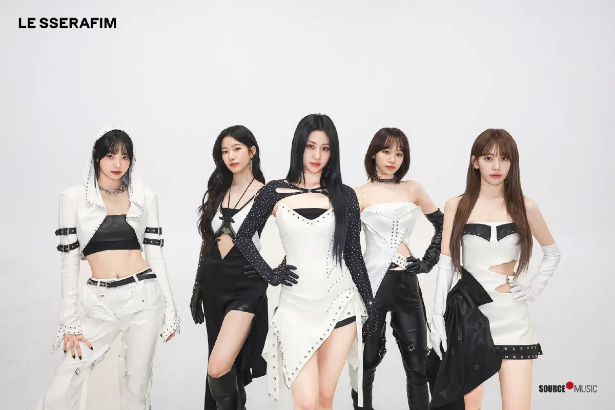 ‘LE SSERAFIM’ มั่นใจไม่กลัว ฝ่าฟันทุกดรามา ก้าวสู่แถวหน้า K-POP