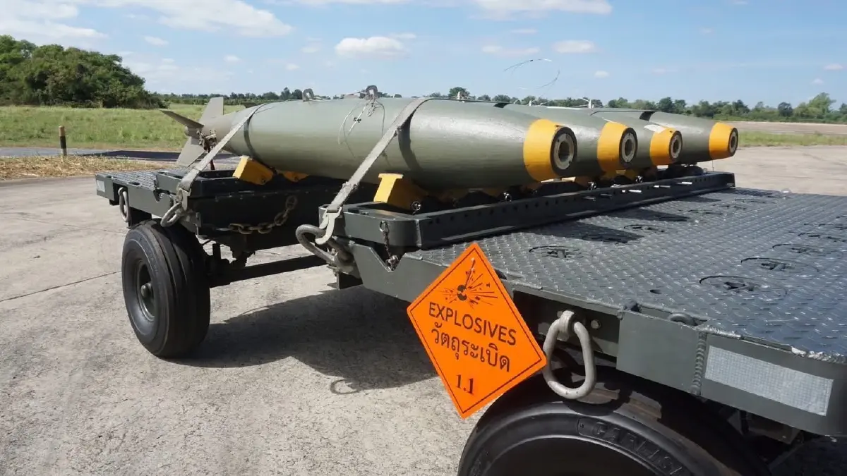 ทอ.โชว์ F-5TH พญาอินทรี พร้อมรบ เสริม ทบ.คุมชายแดนไทย-กัมพูชา