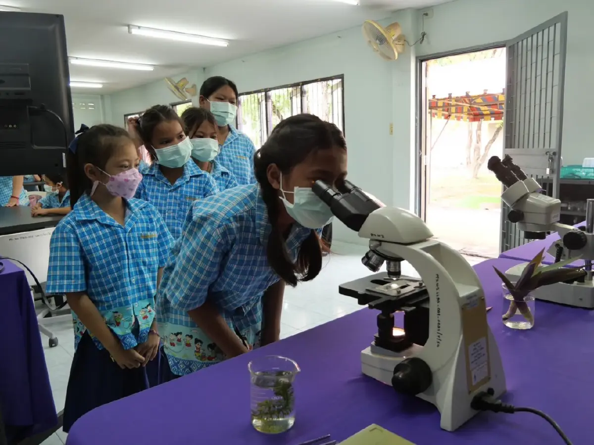 สนองพระราชดำรัสกรมสมเด็จพระเทพฯ เปิด 'Central Lab' ในศูนย์วิทย์19 แห่ง