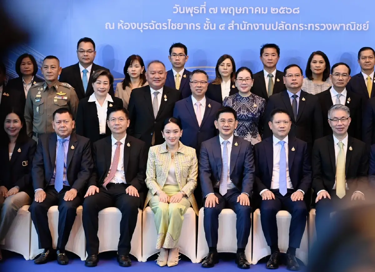 “นายกฯ”นั่งหัวโต๊ะประชุมหัวหน้าส่วนราชการ  จี้ แก้ปัญหาราคาสินค้าเกษตรตกต่ำ