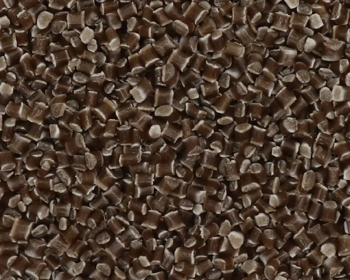 “รีเวสเทค” สตาร์ทอัพรักษ์โลก ใช้โมเดล OEM พลิกขยะเป็นเม็ดพลาสติก