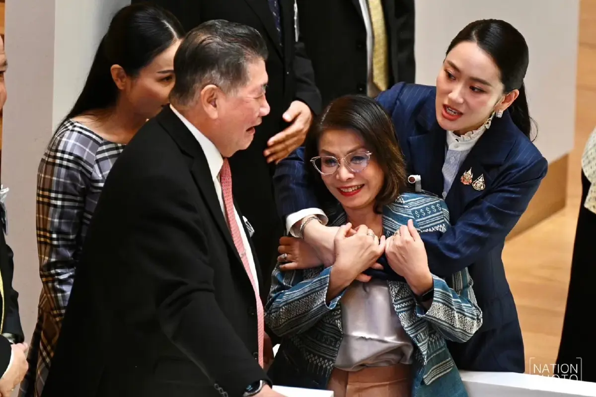 สิงห์อีสานเหนือ ‘มนพร’นครพนม จัดทัพ แดงริมโขง รุกฆาต‘สีน้ำเงิน’