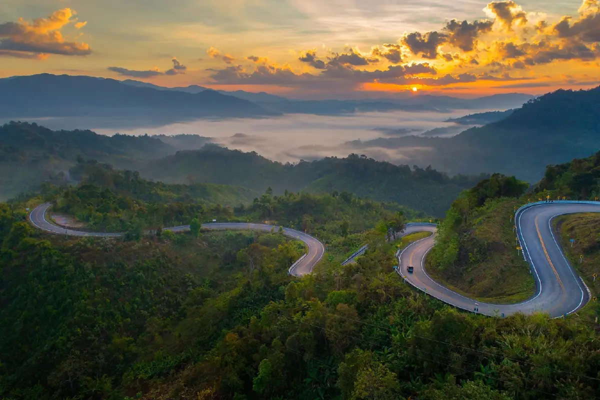 ทล.1081 ถนนสายโรแมนติกแห่ง 'น่าน' หนึ่งในเส้นทางสวยที่สุดในไทย
