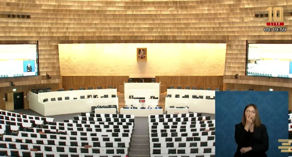 'พริษฐ์' ฉะ 'พิเชษฐ์' ตั้งงบรีโนเวต 'รัฐสภา' เลวร้าย จ่อเรียกมาสอบ