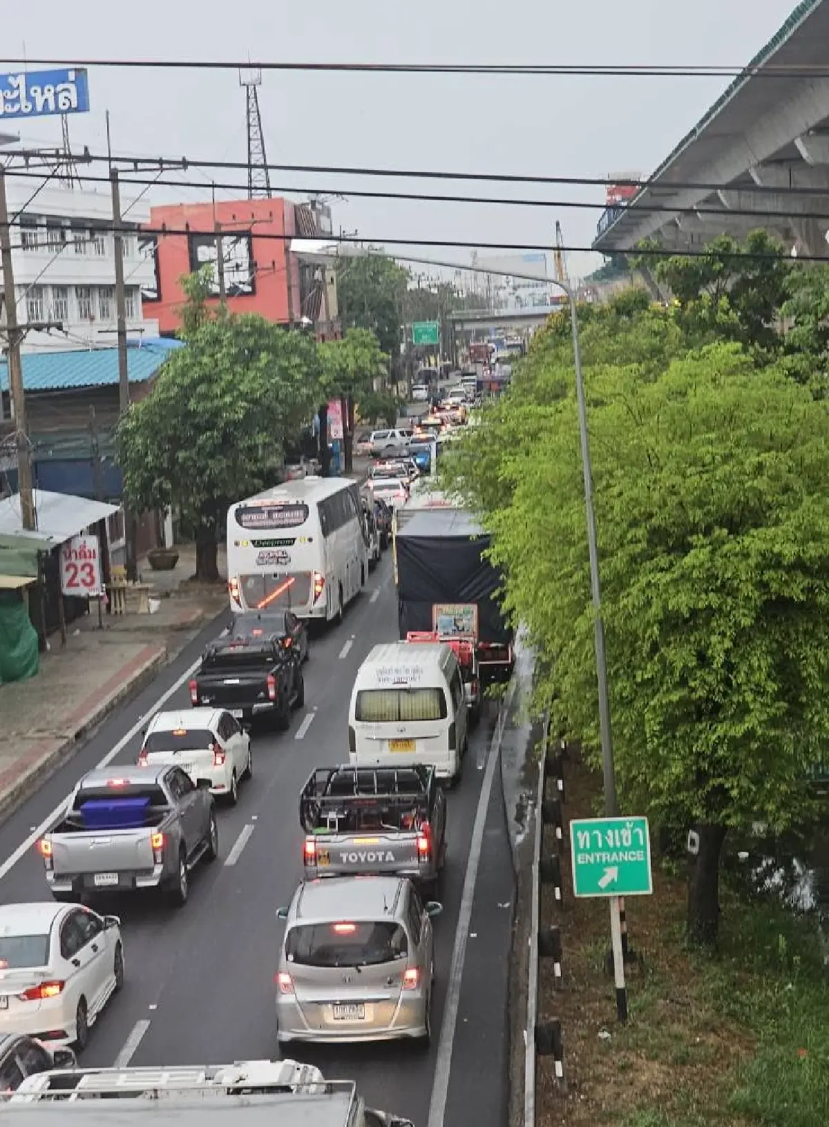 คืบหน้าล่าสุด ถนนพระราม 2 ฝนตกหนัก น้ำท่วมแล้ว รถติดหนึบ ทางหลัก