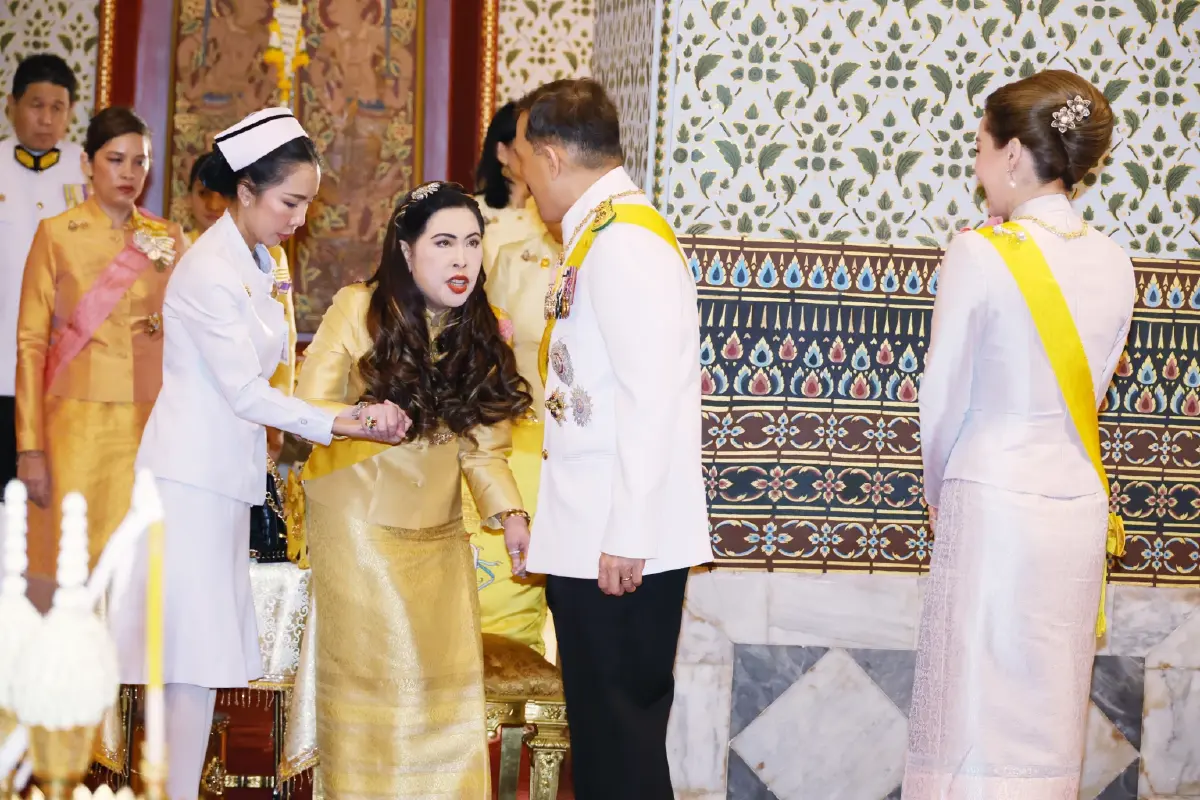 ในหลวง-พระราชินี เสด็จฯ ในการพระราชพิธีฉัตรมงคล พุทธศักราช 2568