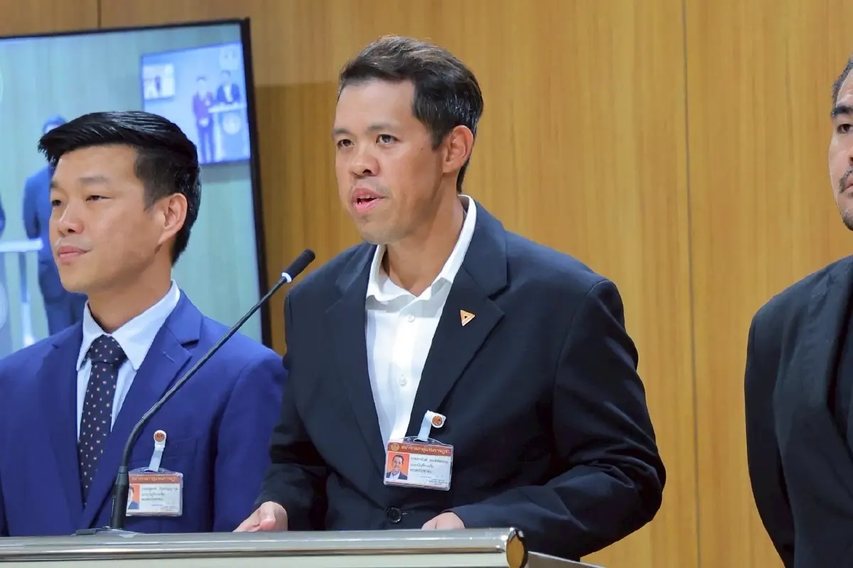 ปชน.โต้ \'กฤษฎิ์\' ทุกปม ใช้มาตรการ \'ดองงูเห่า\' ไม่ขับพ้นพรรค
