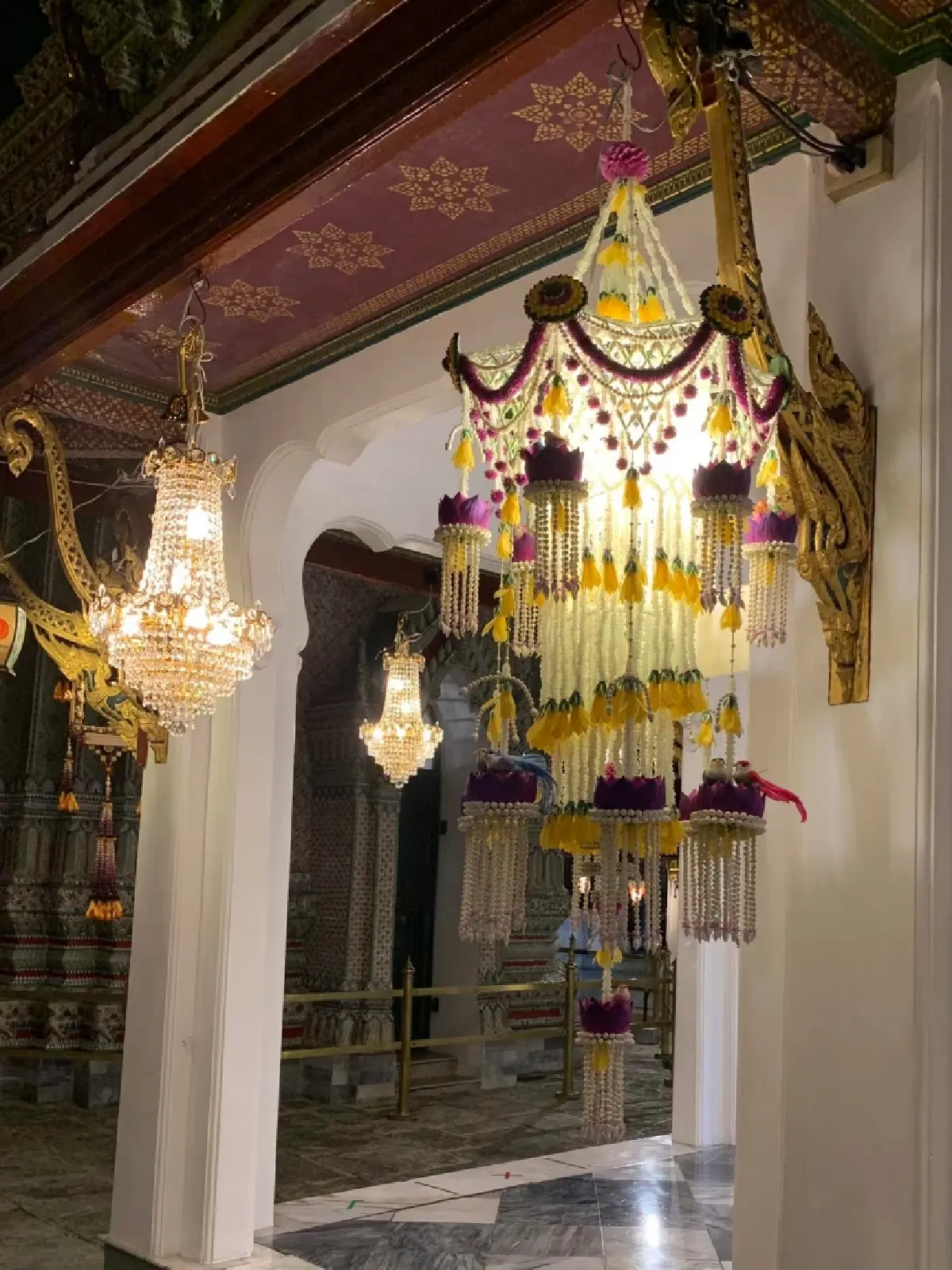 โคมตรา เครื่องสักการะพระราชพิธีวิสาขบูชา