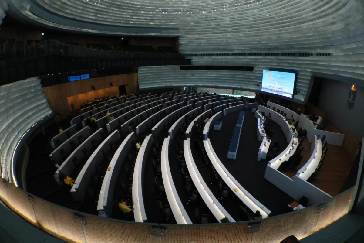 เชือด‘สว.สีน้ำเงิน’ระเบิดเวลา สยบอหังการ์-บีบสลายขั้ว