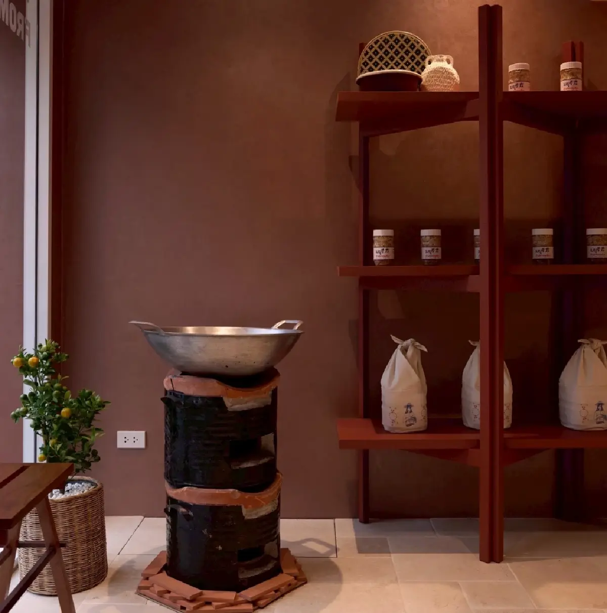 ‘ข้าวตังมยุรี’ ตำนาน 50 ปี ข้าวตังทรงเครื่อง ของว่างเคี้ยวเพลิน