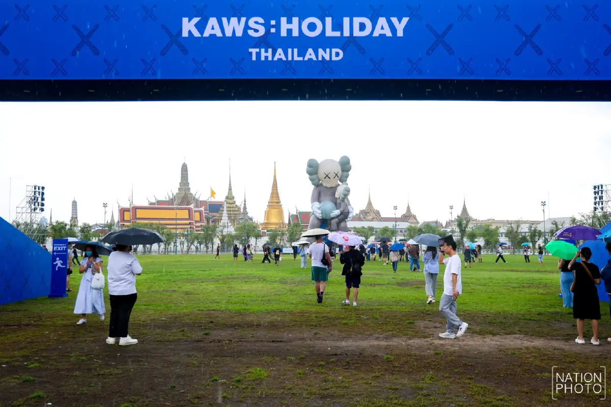 ภาพชุด KAWS : HOLIDAY THAILAND ครั้งแรกในไทย กลางสนามหลวง