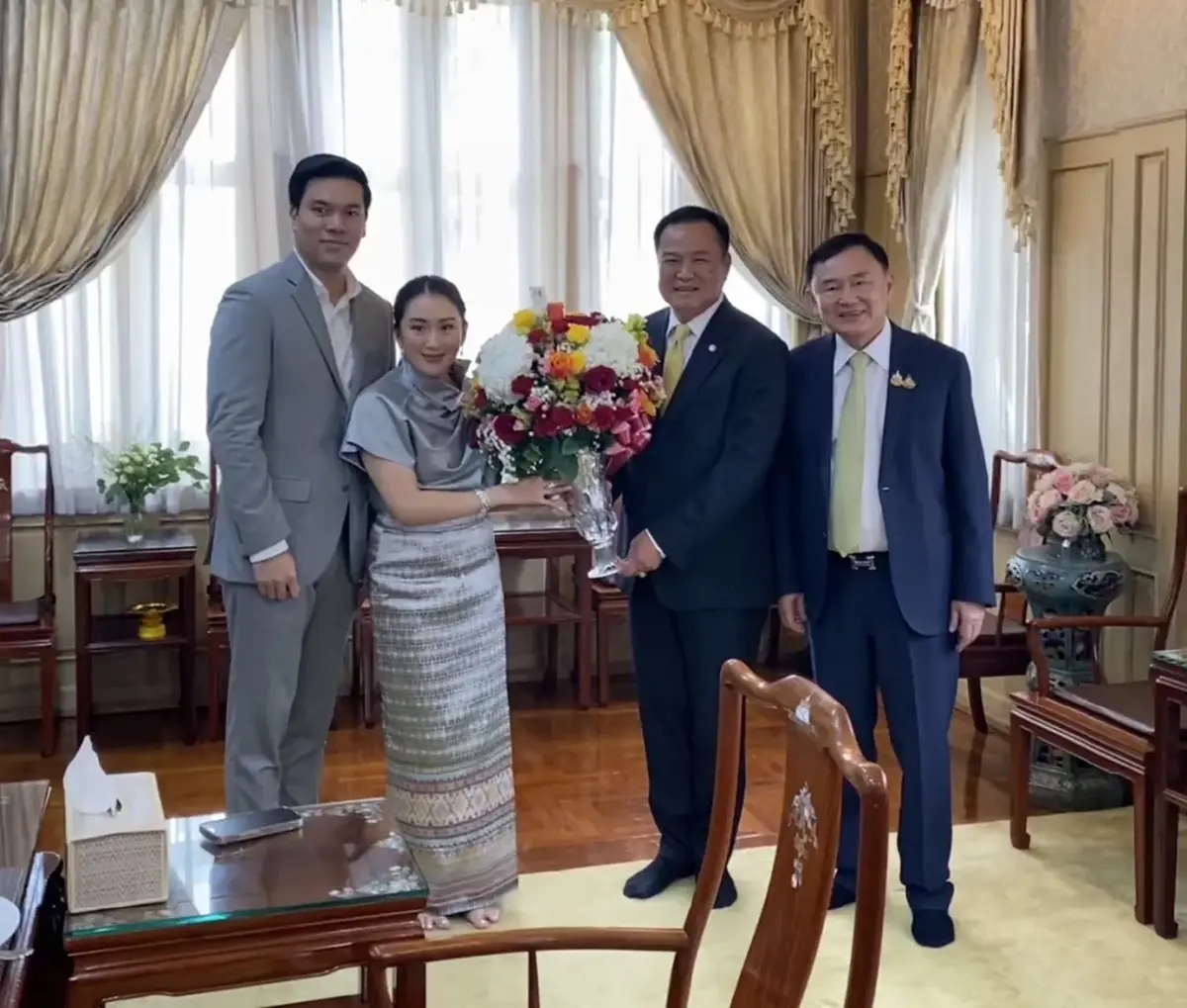 'เพื่อไทย' VS 'ภูมิใจไทย' นายกฯ คนละครึ่ง เปลี่ยนผู้นำ พรรคแกนนำ