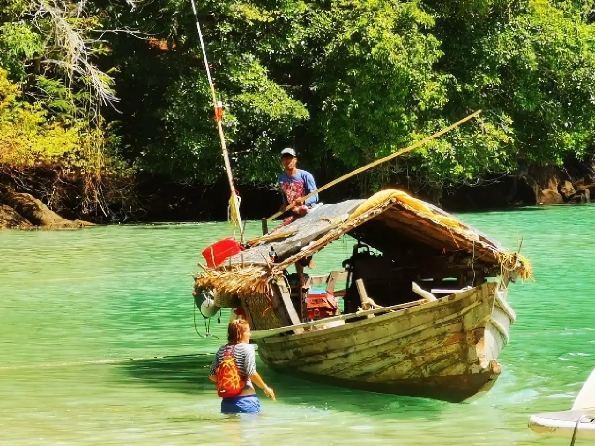 ตามข่าว ‘หมู่เกาะสุรินทร์’  อุทยานฯ ที่มี ‘ปะการังน้ำตื้น’ สวยงาม