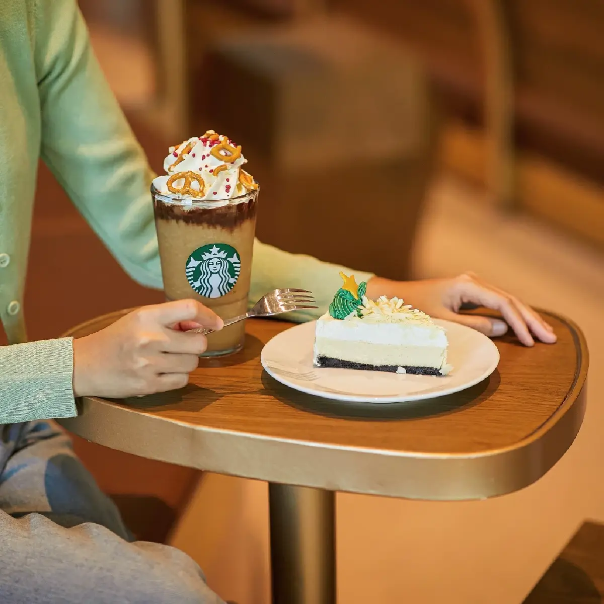 ‘อเมริกาโน่’ กินยากเกิน ? Gen Z ชอบกาแฟใส่น้ำผลไม้มาก ส่วนใหญ่มาหาที่นั่งติวสอบ-อ่านหนังสือ