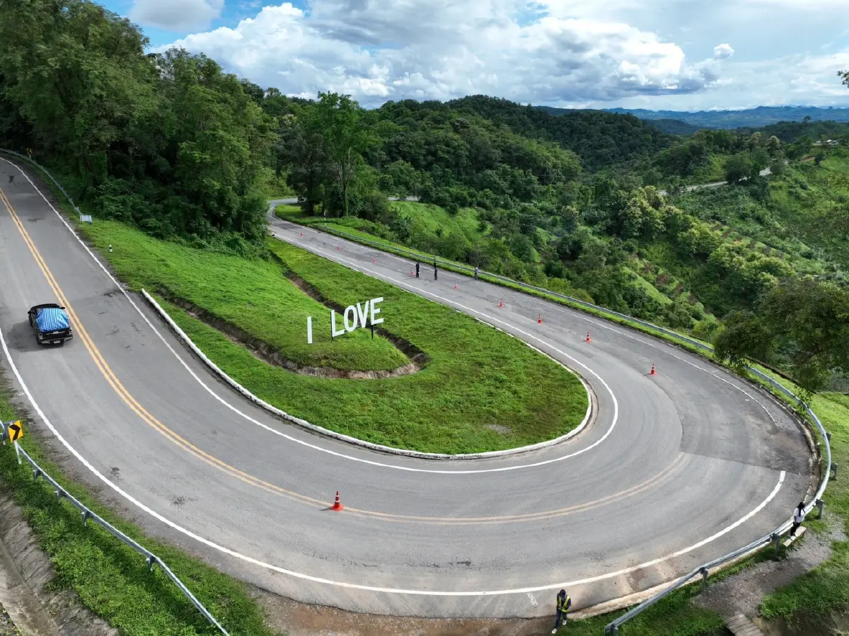 ทล.1081 ถนนสายโรแมนติกแห่ง 'น่าน' หนึ่งในเส้นทางสวยที่สุดในไทย