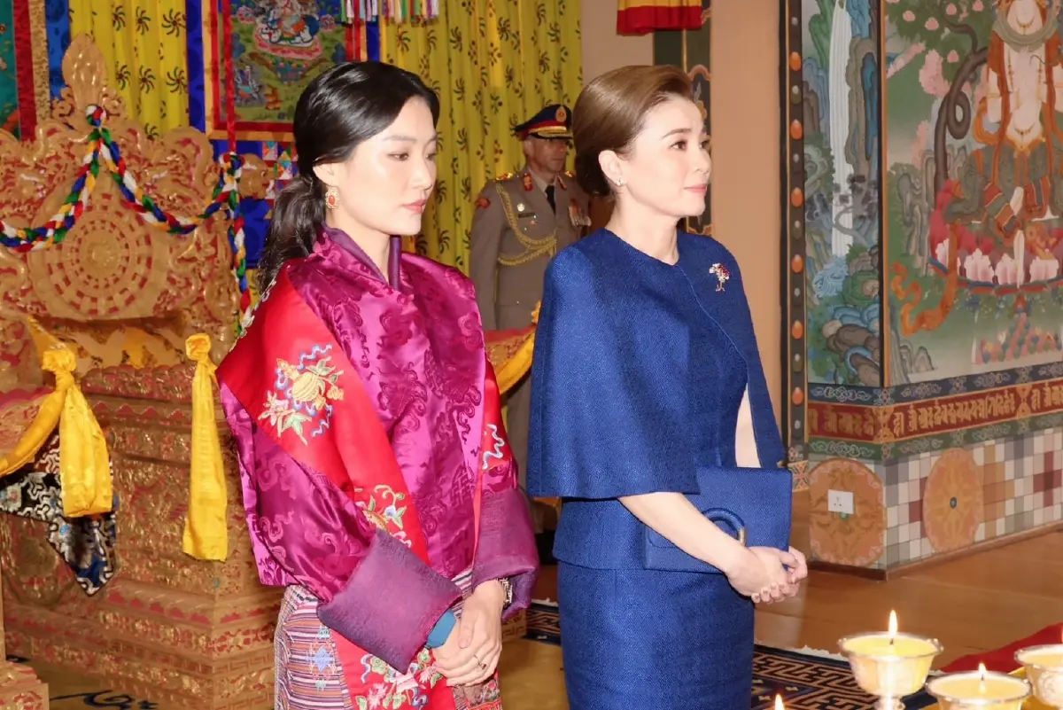 พระราชินีฉลองพระองค์ผ้าไทย ทรงสืบสานพระราชกรณียกิจด้านวัฒนธรรม