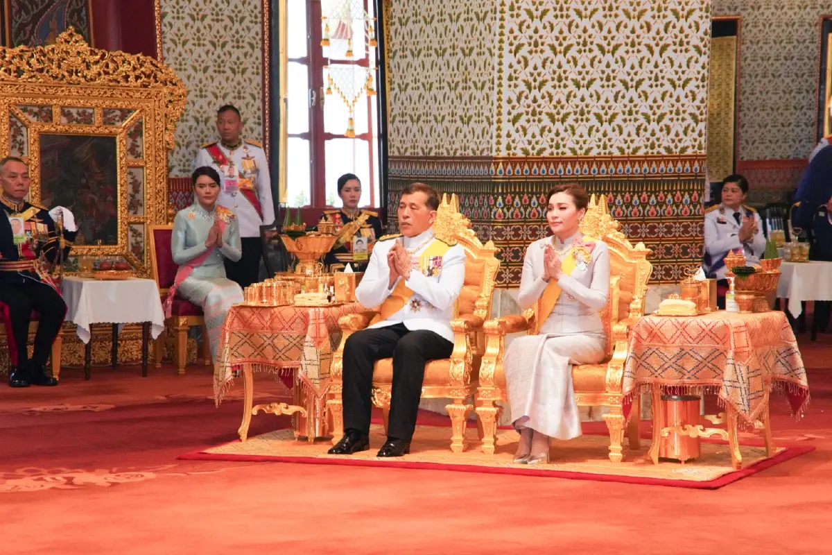 ในหลวง-พระราชินี เสด็จฯ ในการพระราชพิธีฉัตรมงคล พุทธศักราช 2568