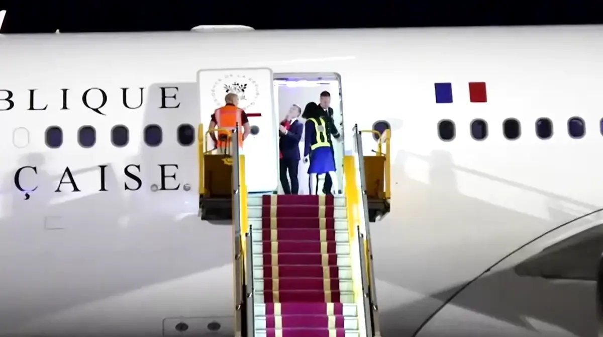 ฝรั่งเศสปัดข่าว 'มาครง' ทะเลาะถูกภรรยา 'ผลักหน้า' บนเครื่องบิน