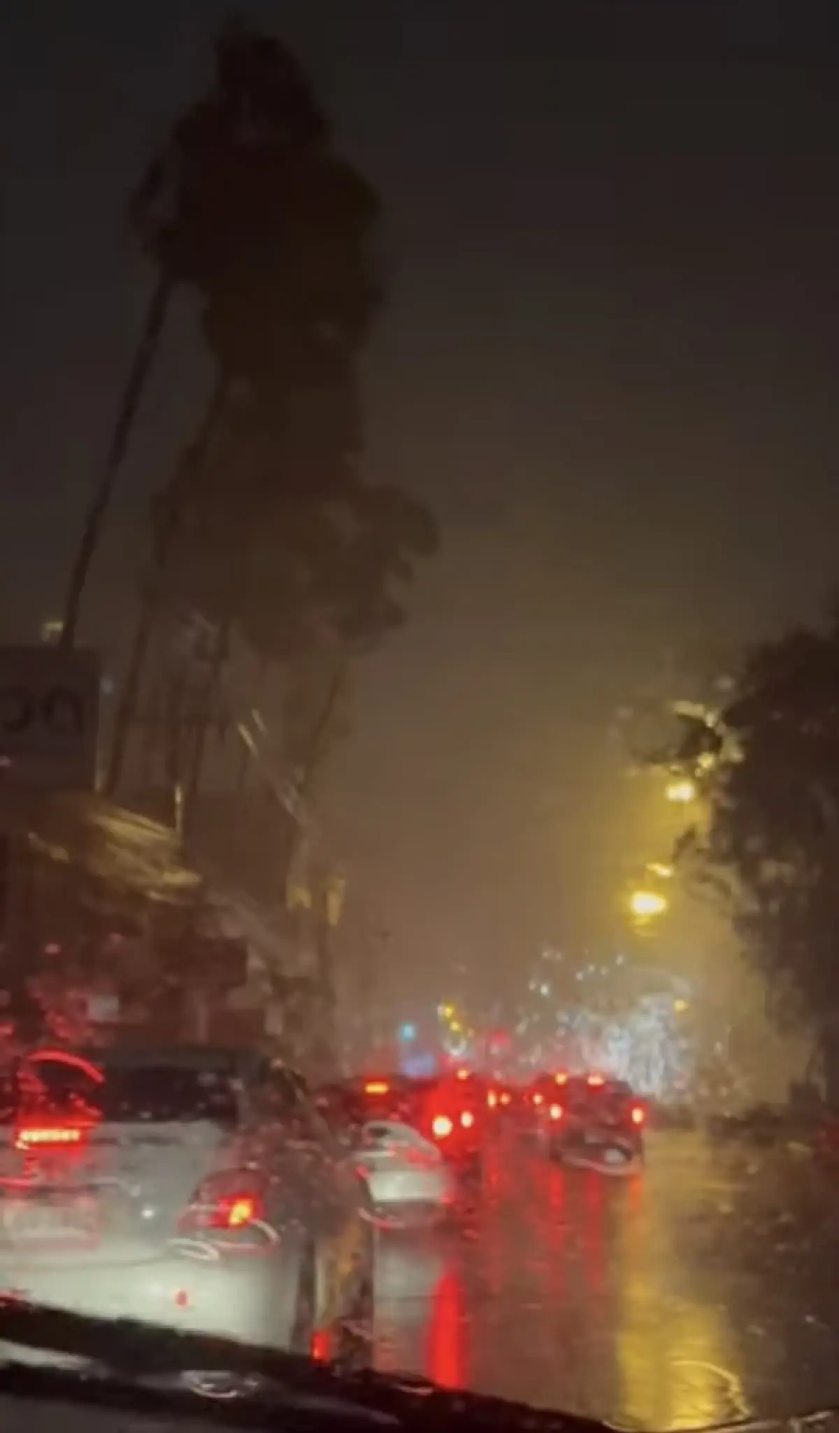 ด่วน หม้อแปลงระเบิดสนั่น หาดจอมเทียน พัทยา ท่ามกลางพายุฝน