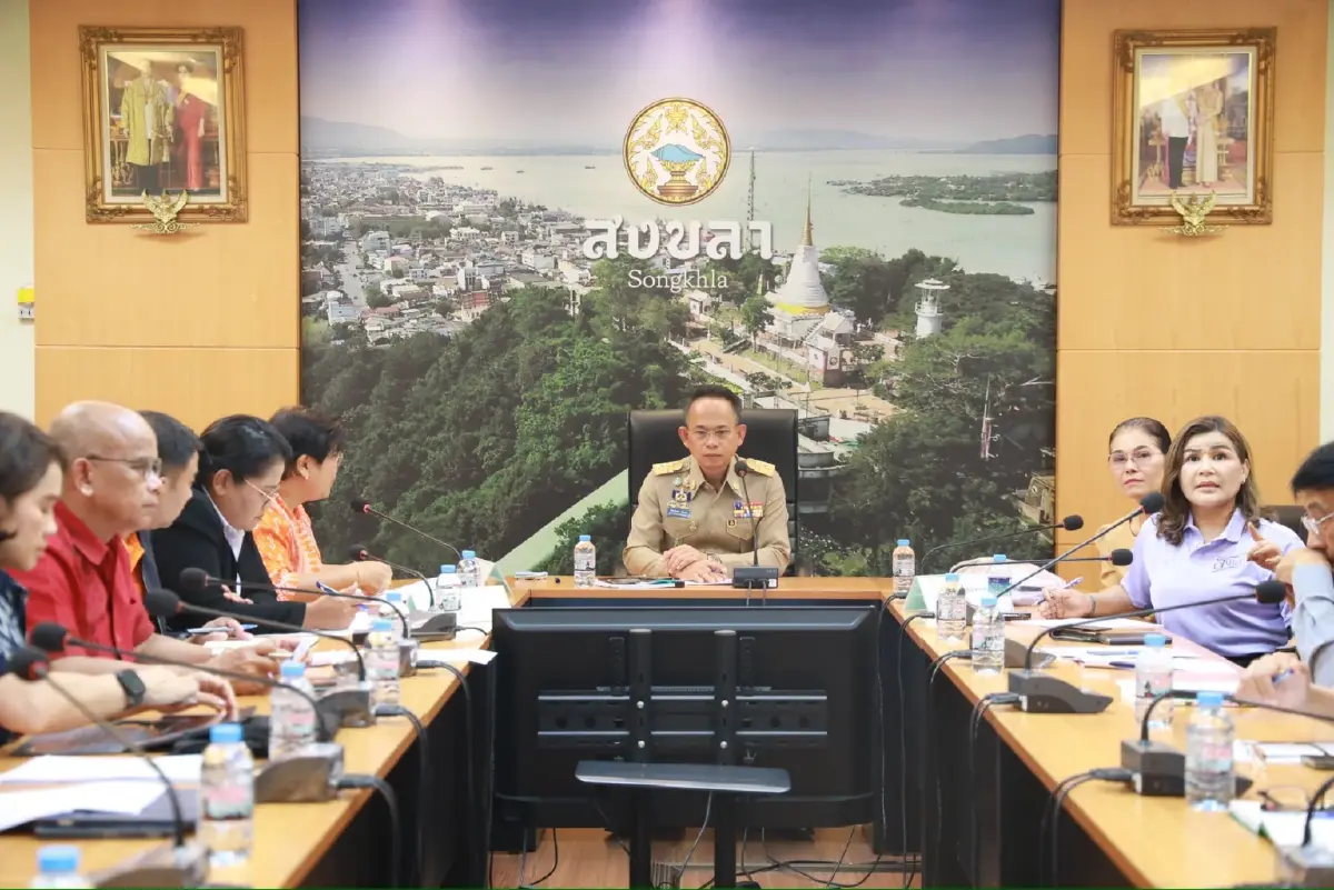 3 มิถุนายน เฉลิมพระชนมพรรษา 'ราชินี' สงขลาแปรอักษรจงรักภักดี