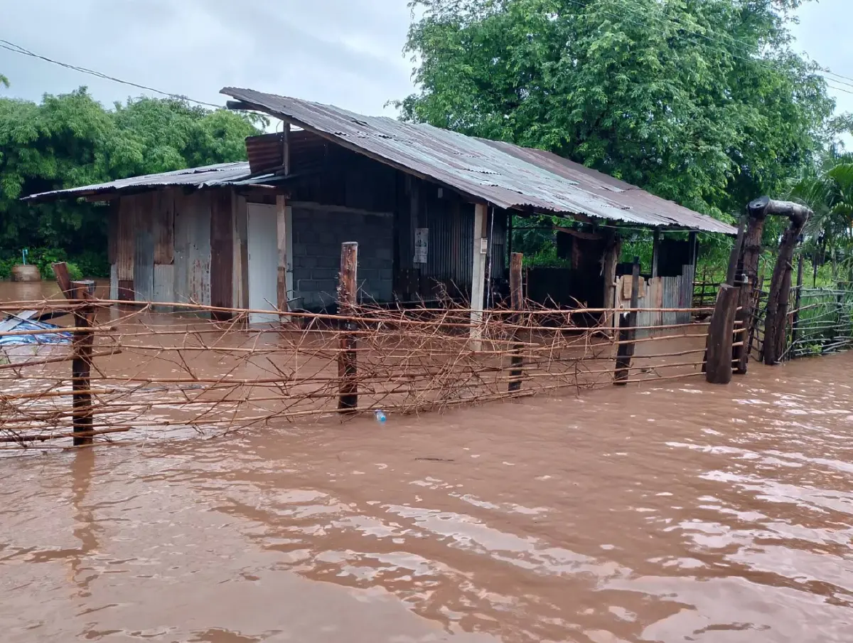 ต.ภูกระดึง - ต.ศรีฐาน ปภ. เตือนยกของขึ้นที่สูง อพยพคนน้ำท่วมสูง