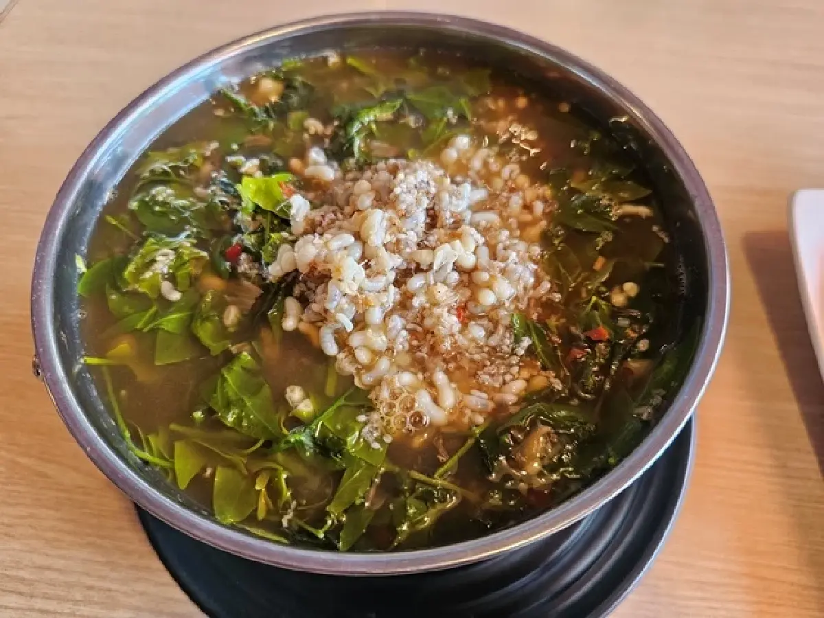 ‘ร้านแสนแสบ’ (Saen Saep) อาหารอีสานรสแซ่บ ‘ปลาดุกย่าง’ อร่อย