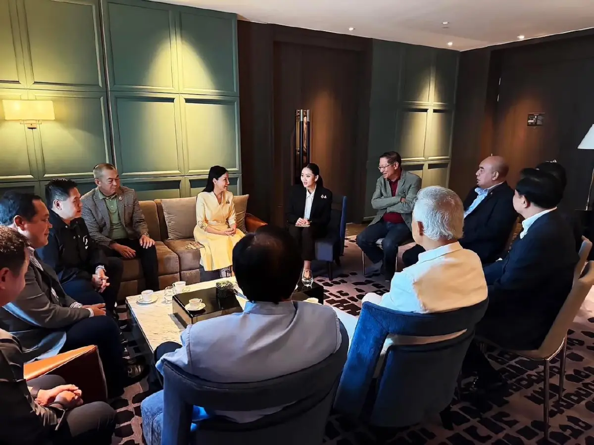 ‘แพทองธาร’ ควง พรรคร่วมฯ โชว์เอกภาพ ลั่น เดินหน้า สามัคคีประเทศไทย