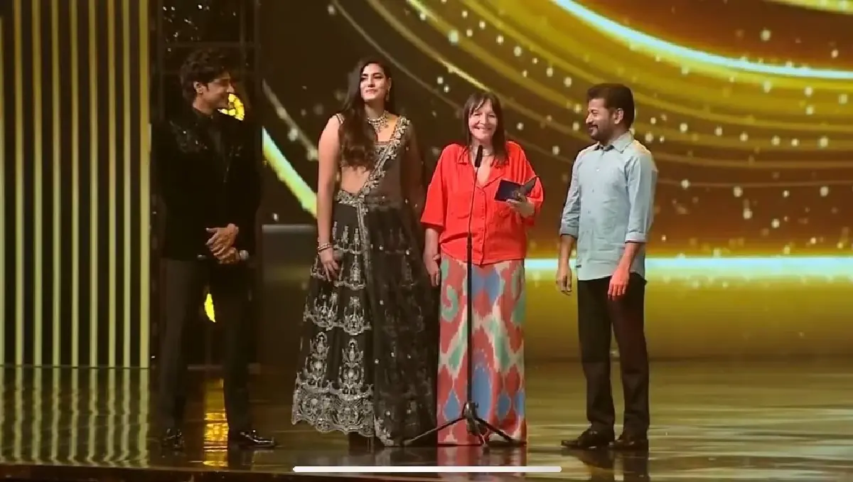 ทำไม ‘ป้าจู’ แห่งมงฟ้า เลือกใส่ชุดเดิมซ้ำในงาน Miss World 2025