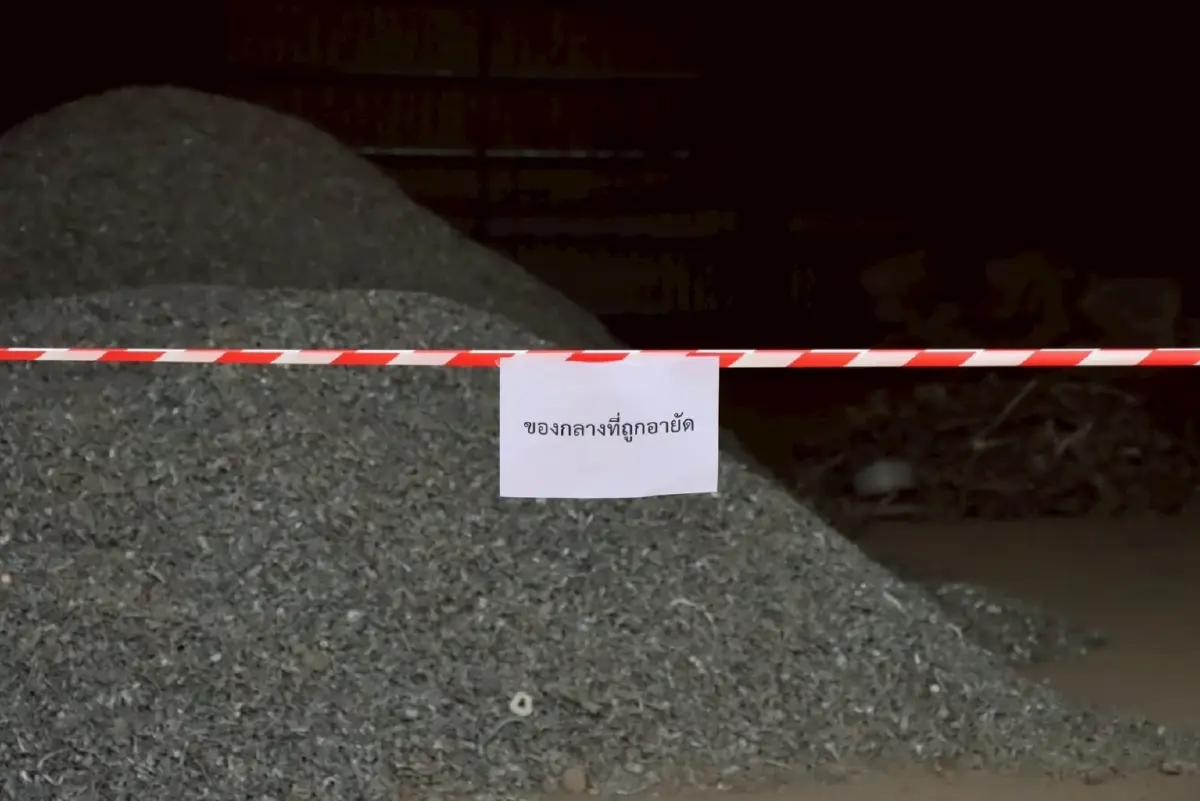 'เอกนัฏ' ส่งสุดซอย ปิด บ.กำปั่นทอง เหิมตั้งฟรีโซนแหล่งรวมขยะพิษ