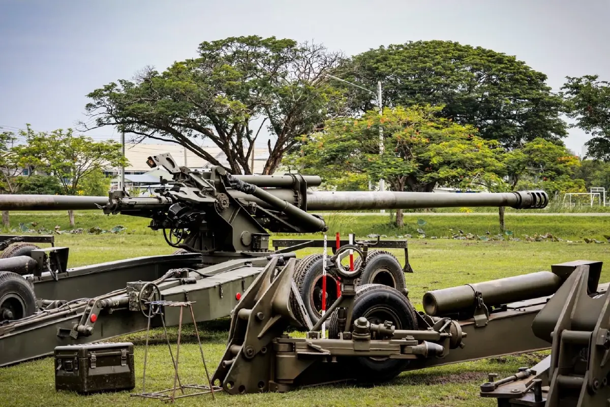 พรึ่บ! กองพลทหารปืนใหญ่ ตรวจสภาพความพร้อมรบ
