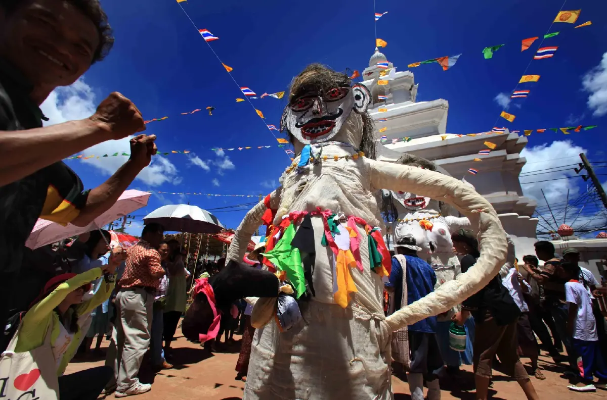งานผีตาโขน 2568 ขบวนแห่จัดวันไหน? เที่ยวไทย บุญหลวง ด่านซ้าย จ.เลย