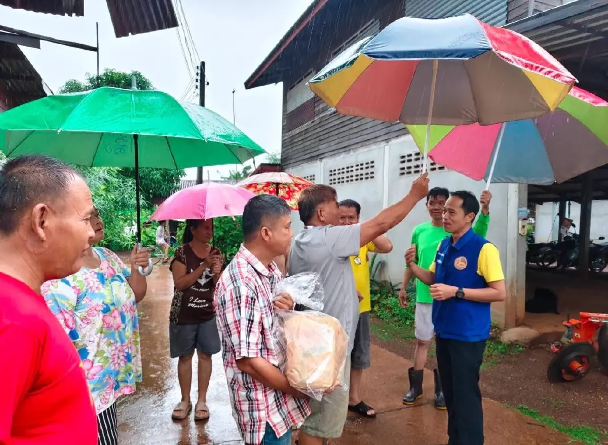 พายุฝนเข้าสกลนครอ่วม ฝนตกหนัก น้ำท่วมหลายอำเภอ ถนนขาด-หมูจมน้ำ