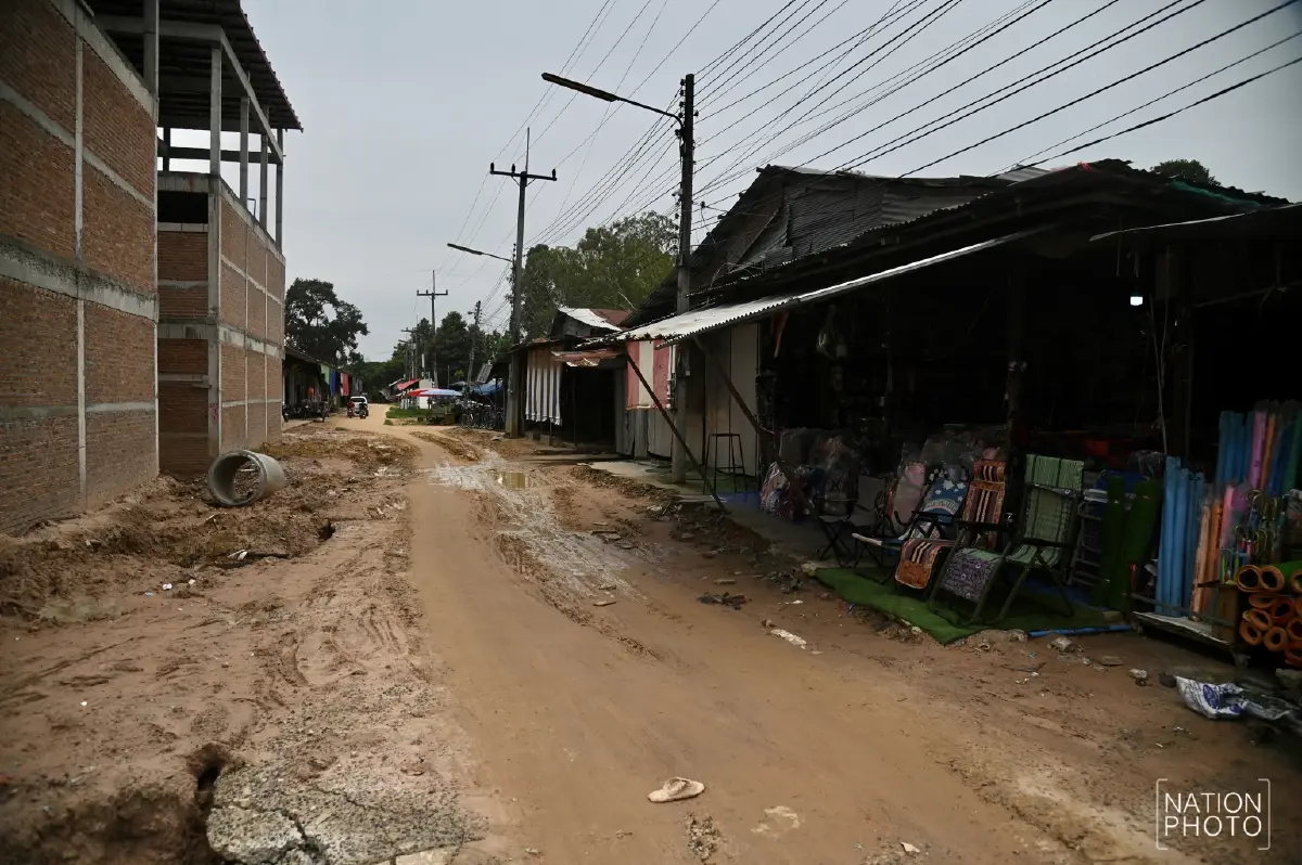 เผยภาพ 'ตลาดช่องจอม' เงียบเหงา หลังปรับเวลาเปิดด่าน 3 วัน/สัปดาห์