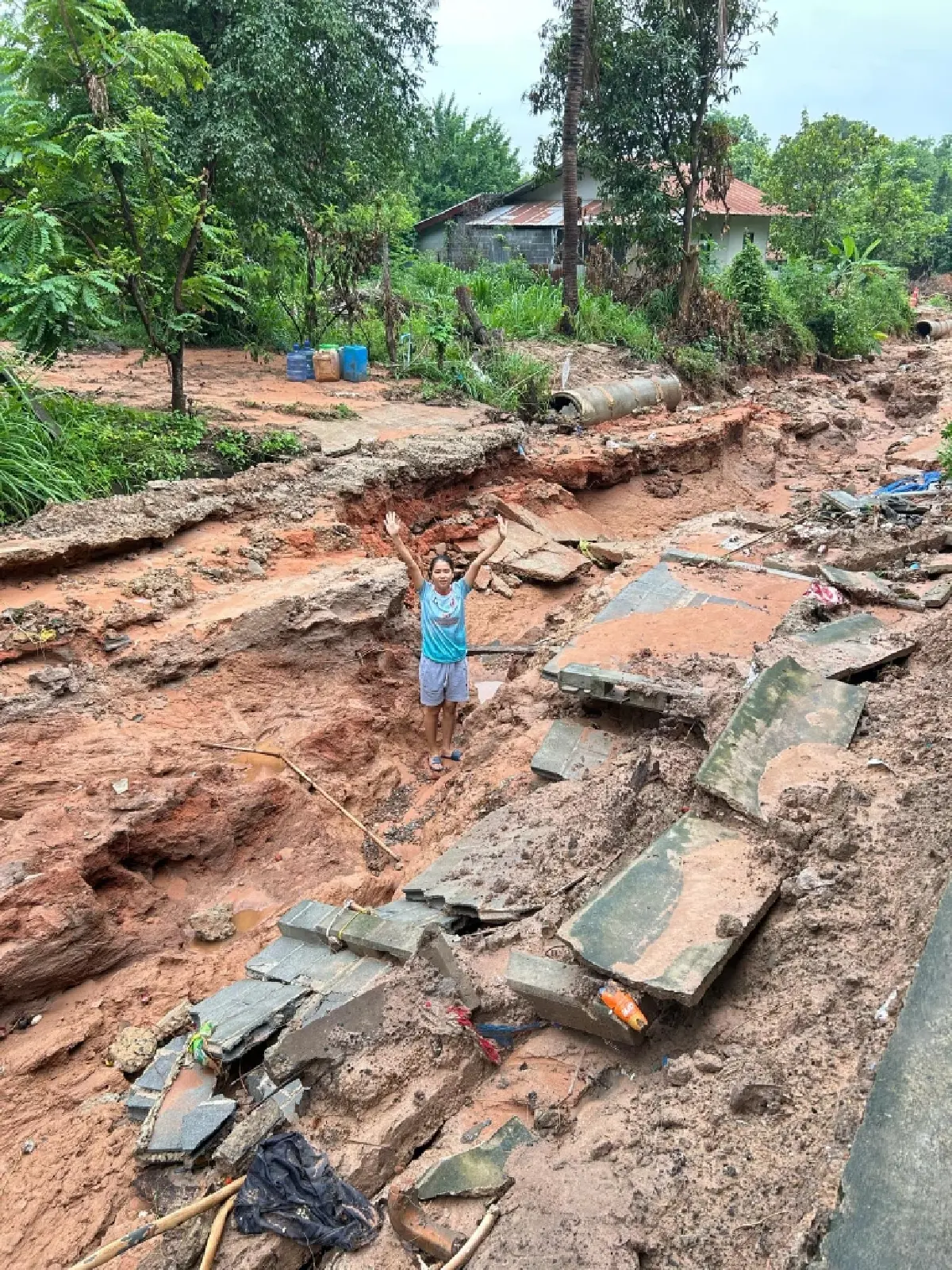 อิทธิพลพายุหวู่ติบ ถล่มยโสธร ฝนตกหนัก ถนนทรุดตัว กำแพงพัง น้ำท่วม