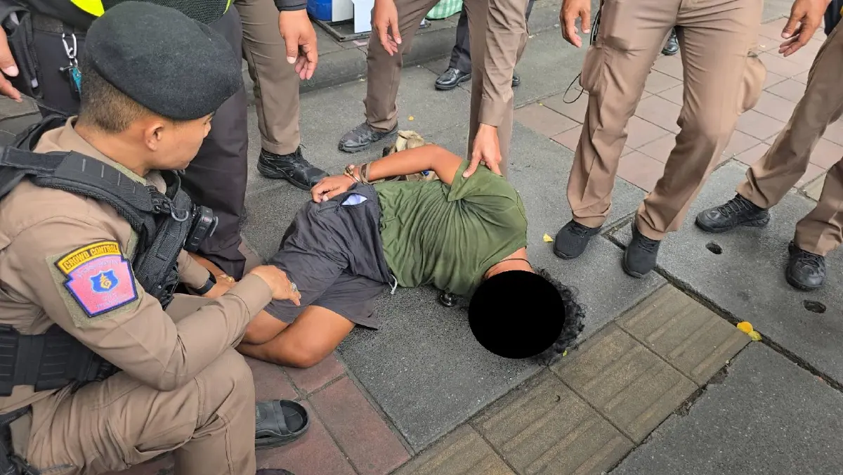 ตร.รวบ 8 \'ต่างด้าว\' โผล่ใกล้พื้นที่ชุมนุม - เจอชายถือมีดป่วนม็อบ