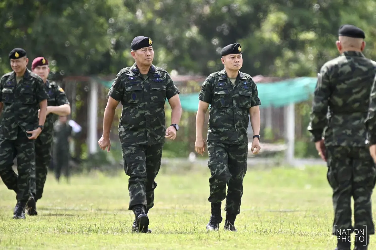 ผบ.ทบ. บินด่วนลงสุรินทร์ เกาะติดสถานการณ์ชายแดนไทย-กัมพูชา
