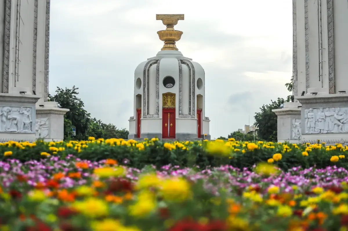 ย้อนรอย 24 มิถุนายน 'วันเปลี่ยนแปลงการปกครอง' สู่ประชาธิปไตย