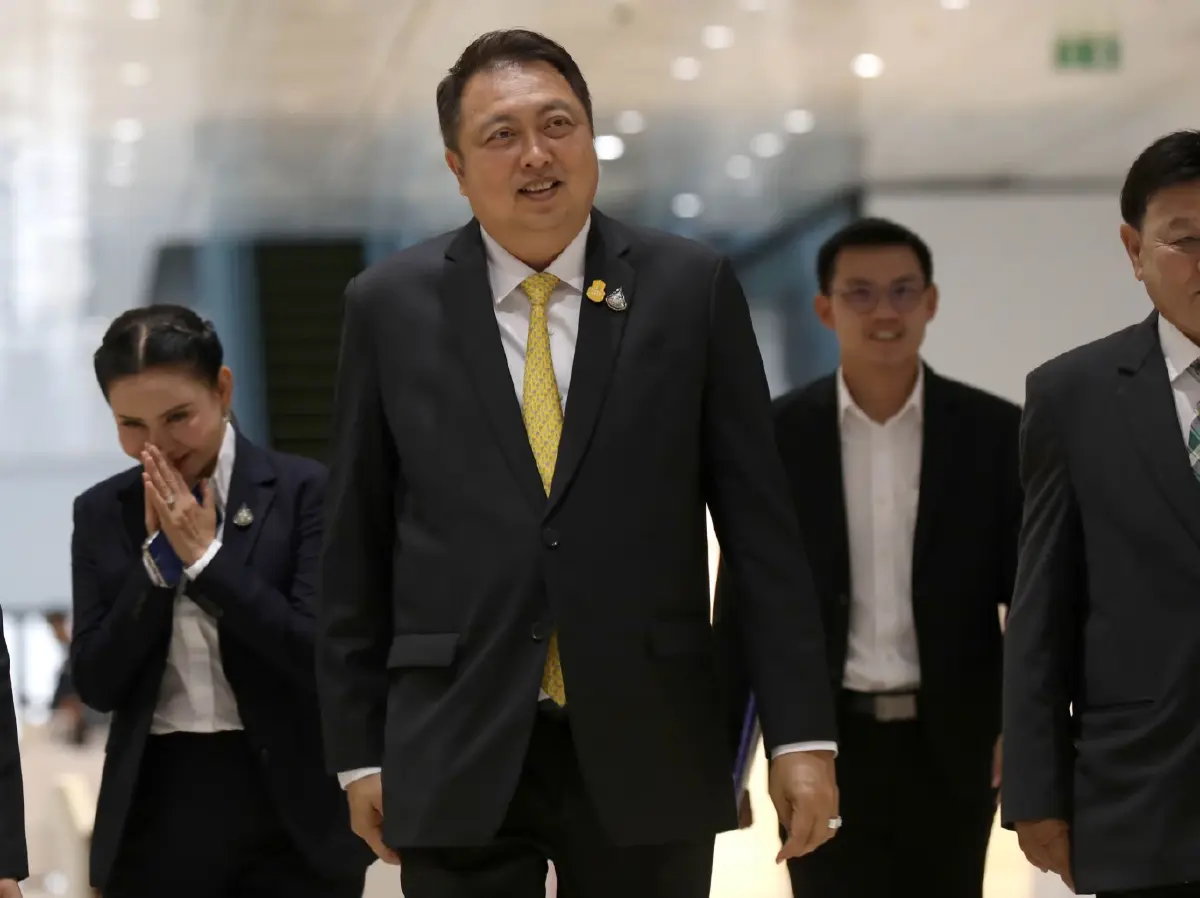 นิติสงครามจ้องล้ม‘แพทองธาร’  ‘ภท.’ประสาน‘ลุงบ้านป่า’สางแค้น