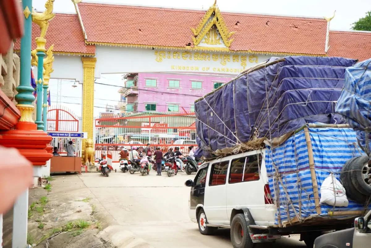 กัมพูชาปิดด่านชายแดนบ้านแหลม กระทันหัน การค้าชายแดนหยุดชะงัก
