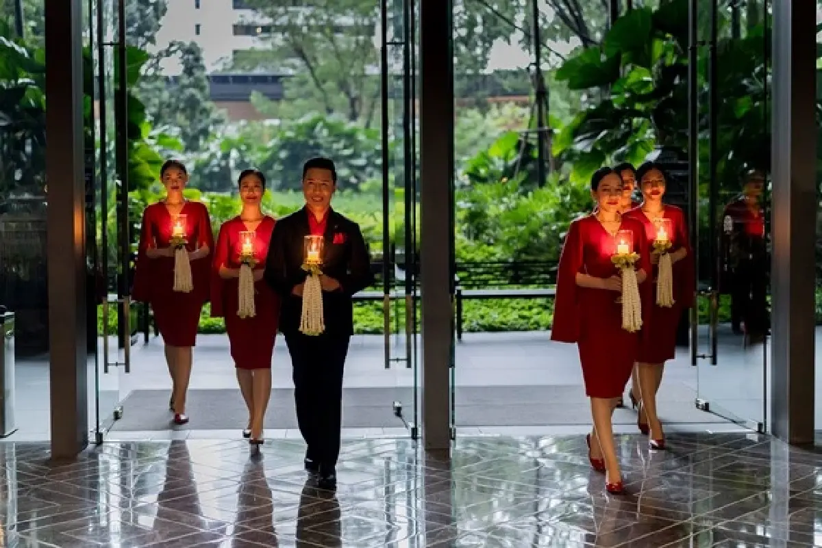 ฉลอง 15 ปี ‘Lady in Red’ และ Gentleman in Red ณ รร.สินธรเคมปินสกี้ฯ