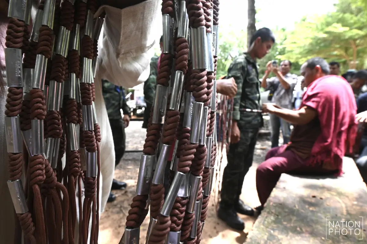 ส่งตรงถึงแนวหน้า มอบตะกรุด-วัตถุมงคล ทหารชายแดน ป้องกันภยันตราย