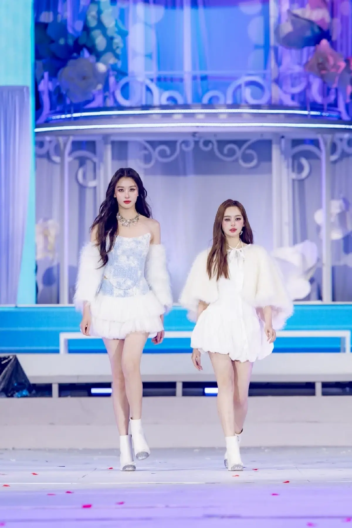 'BLUSH BLOSSOM FAN FEST' 10 สาว 'GMMTV' เสิร์ฟโชว์ 2 วัน ติดเทรนด์โลกอันดับ 1