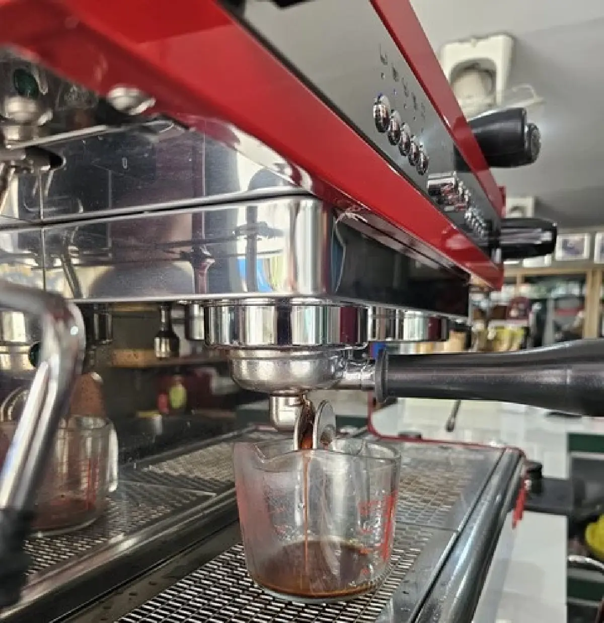 ชี้เป้า คาเฟ่ตึกแถว ‘BAS  CAFE'’ น่าสนใจ อยู่ใน ซอยนวมินทร์ 24