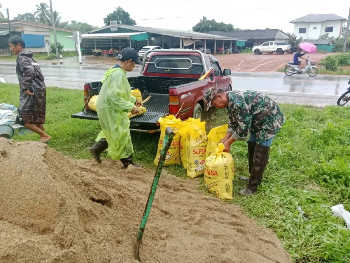 อัปเดต น้ำท่วมเชียงราย จนท.อุทยานฯ เร่งลงพื้นที่ช่วยผู้ประสบภัย