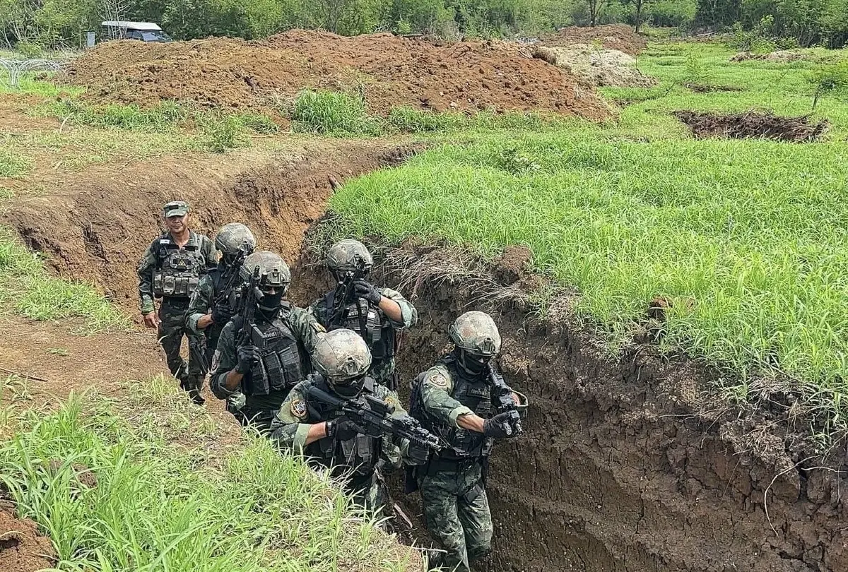 หน่วยจู่โจมรบพิเศษ  ฝึกทบทวนรูปขบวนเคลื่อนที่ หนุนภารกิจทบ.