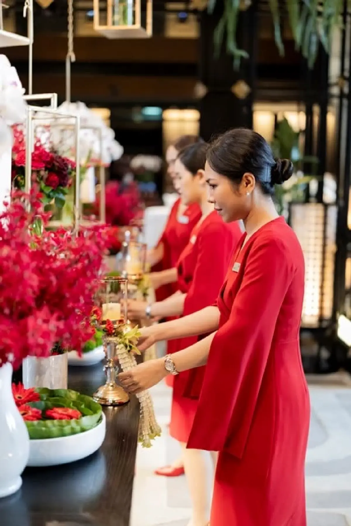 ฉลอง 15 ปี ‘Lady in Red’ และ Gentleman in Red ณ รร.สินธรเคมปินสกี้ฯ