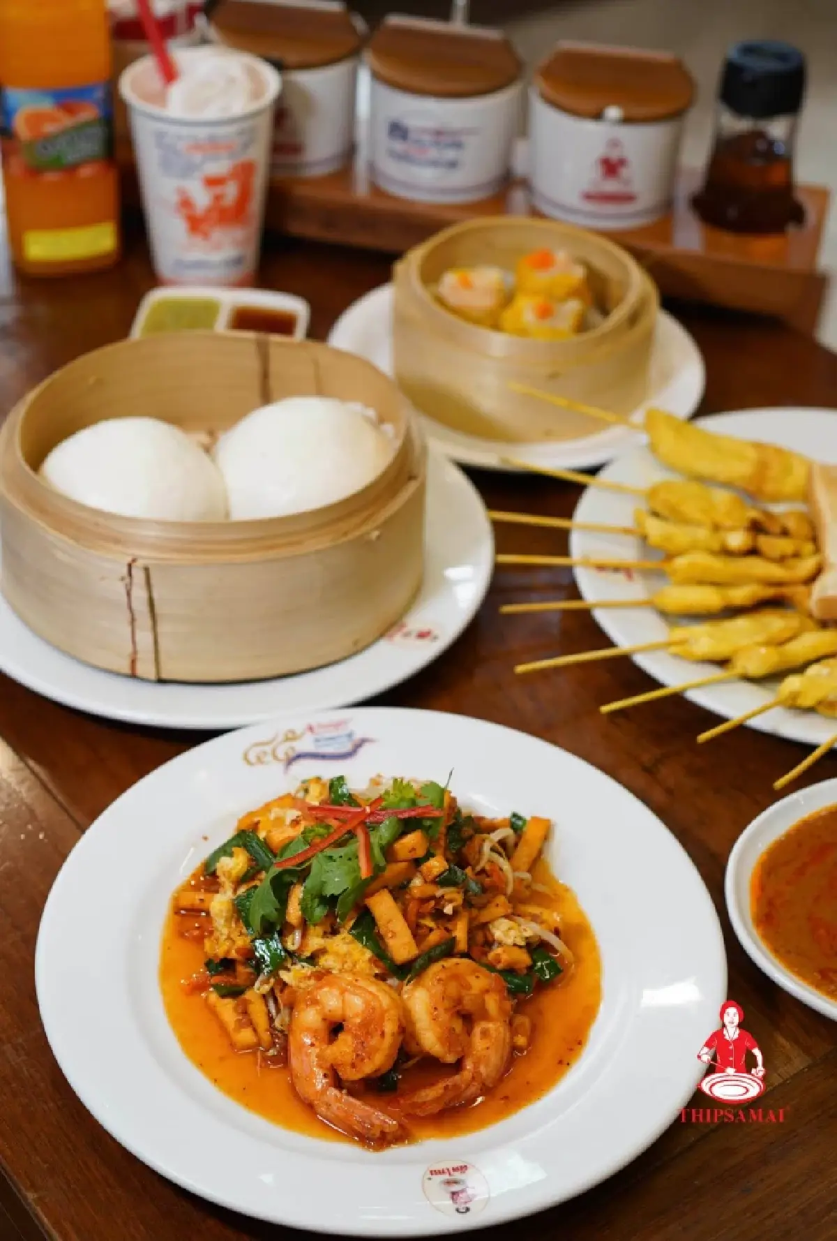 ‘ผัดไทยประตูผี’ ทำเงินไป ‘54 ล้านบาท’ มองพนักงานคือผู้มีพระคุณ โปะหนี้กยศ. แบ่งยอดขายให้ด้วย