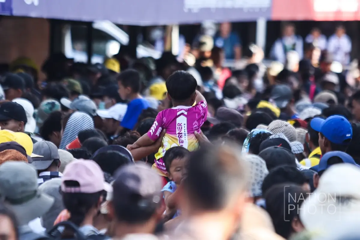 ชาวกัมพูชาแห่กลับภูมิลำเนา หลังเปิด 'ด่านบ้านคลองลึก' ชั่วคราว